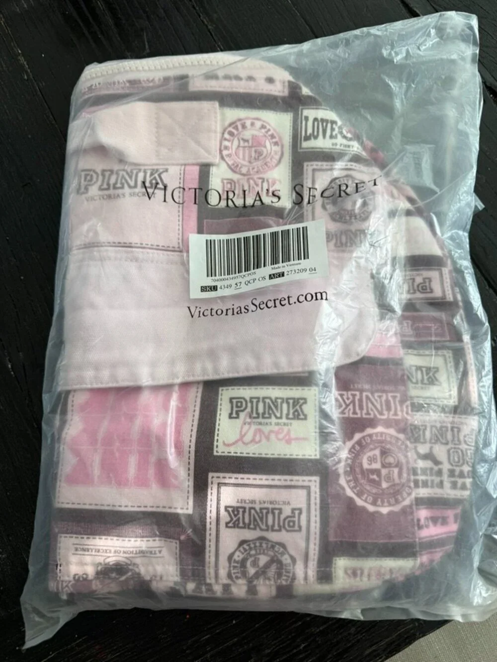 NWT Victoria's Secret PINK Friday Aug 2026 Blanket + Mini Dog Set